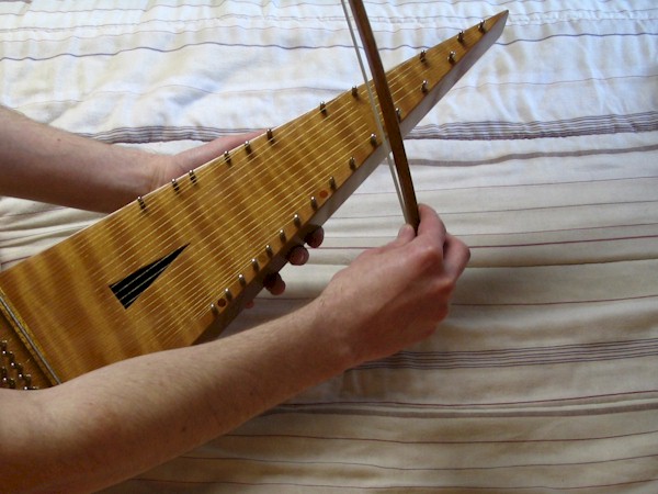 Playing the bowed psaltery